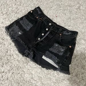 Black Levi's shorts